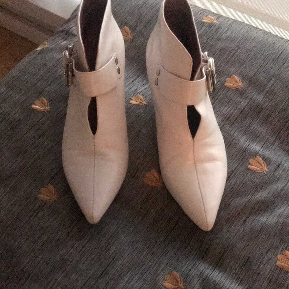 Elegant White Ankle Boots